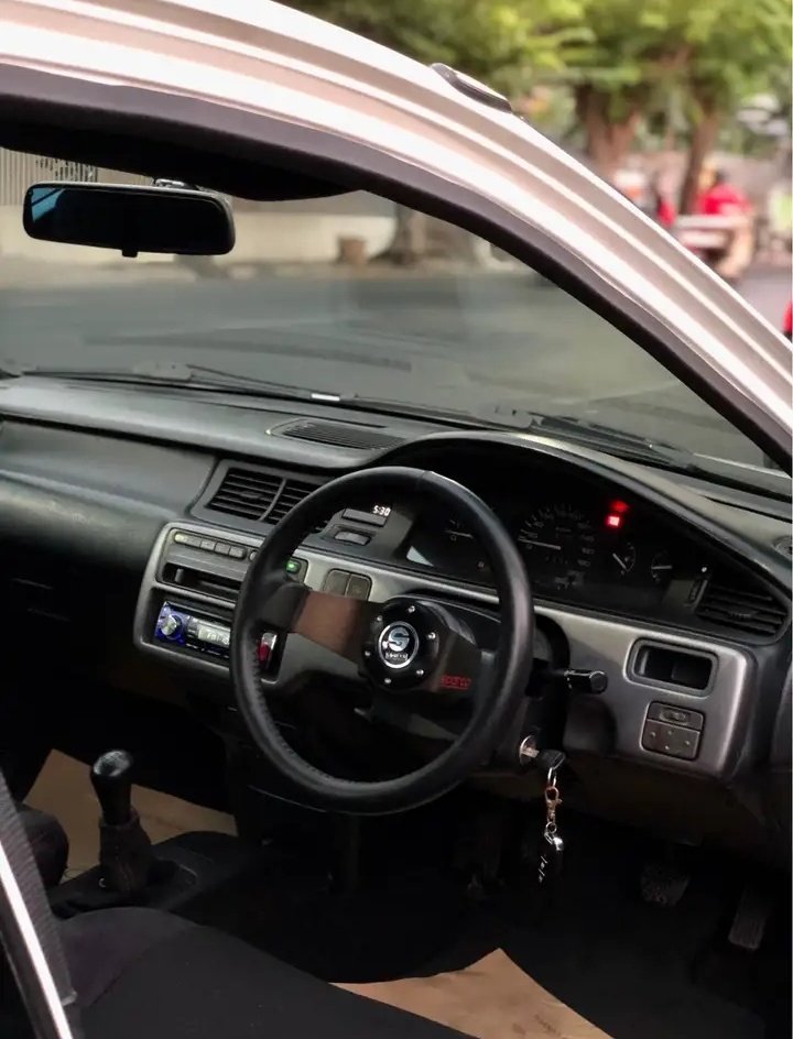 Suka Mobil Tua tweet media