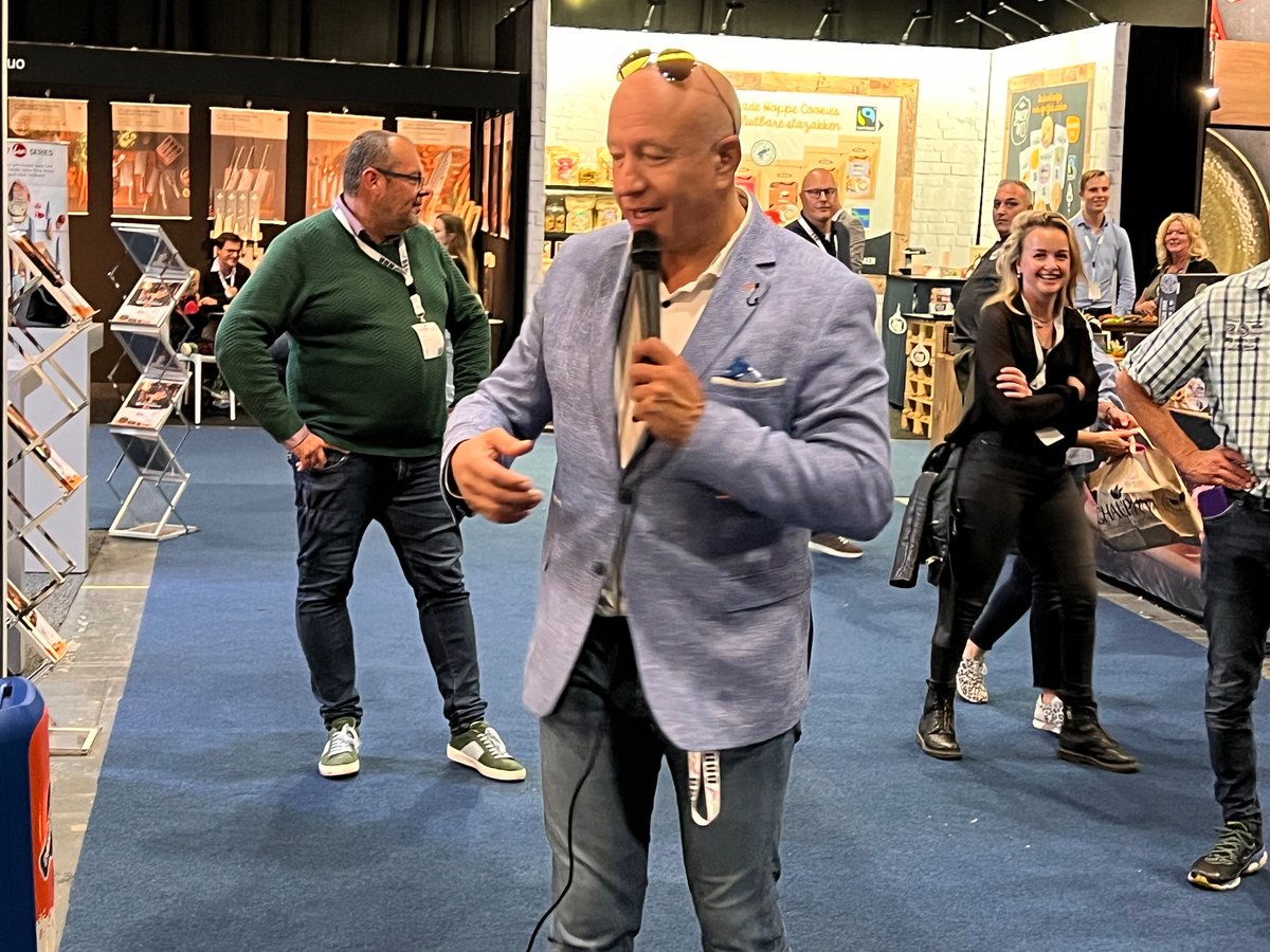 TimCoronel's tweet image. Gisteren was ik op de BBB beurs in Maastricht om onze Acqua3 machine te promoten 🚀

Met alleen water en stroom maken we alles schoon. Ozonwater.

Wil jij een demonstratie van onze machine bij mij in Huizen of op locatie laat dan een commentaar achter of stuur me een berichtje.…