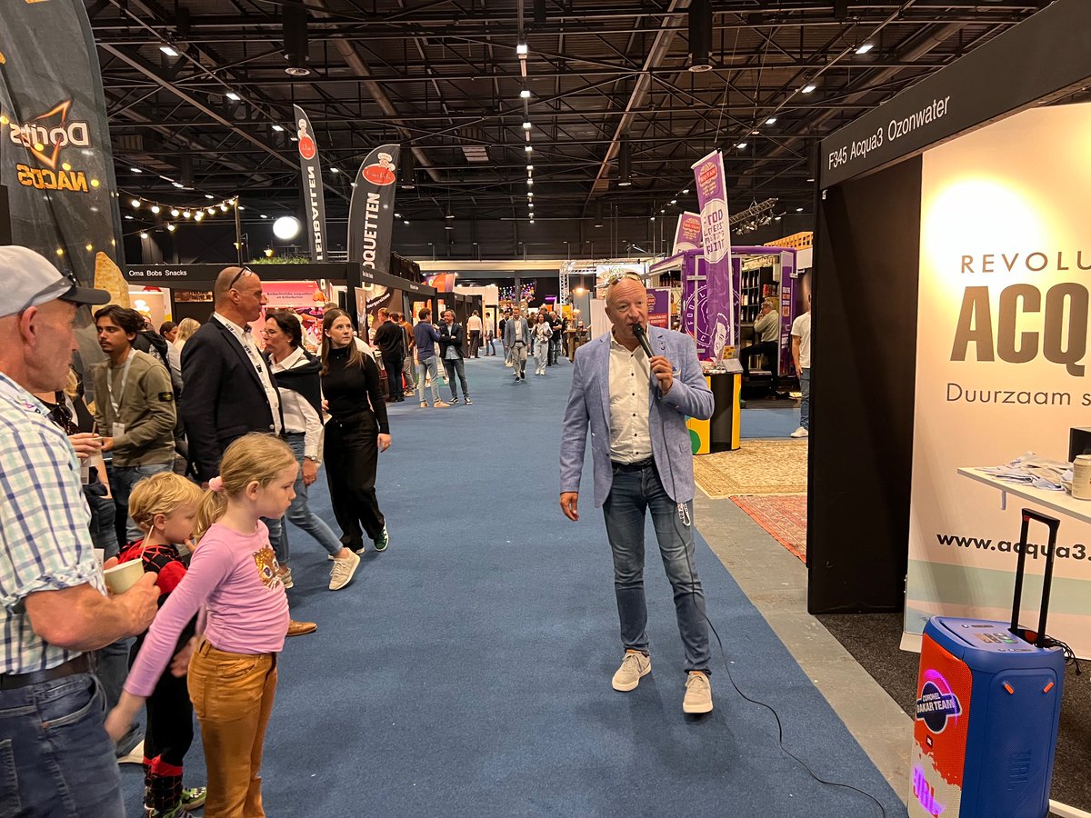 TimCoronel's tweet image. Gisteren was ik op de BBB beurs in Maastricht om onze Acqua3 machine te promoten 🚀

Met alleen water en stroom maken we alles schoon. Ozonwater.

Wil jij een demonstratie van onze machine bij mij in Huizen of op locatie laat dan een commentaar achter of stuur me een berichtje.…