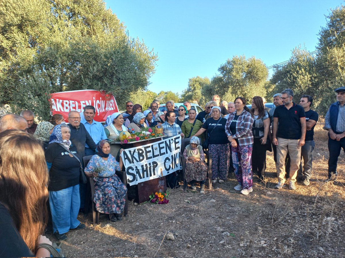 EkolojiR's tweet photo. 🌲Tarihi Akbelen Direnişi'nde kritik gün. 

🍁 Direnişi bırakmayan köylüler  tüm yaşam savunucularını bugün Muğla Adliyesi'ne çağırıyor.
#AkbelenDavası https://t.co/QeY3tvtUHx