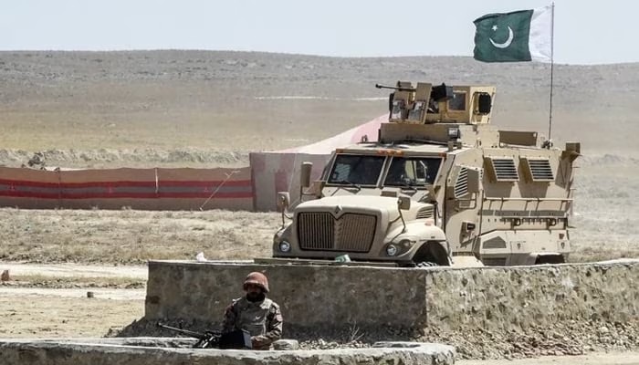 JaipurDialogues's tweet photo. Clashes reported between Taliban and Pakistani border forces at Qilla Saifullah point, Balochistan.

When no Kaafir is around, they start fighting with Momins😂 https://t.co/K1ffL0AF0G