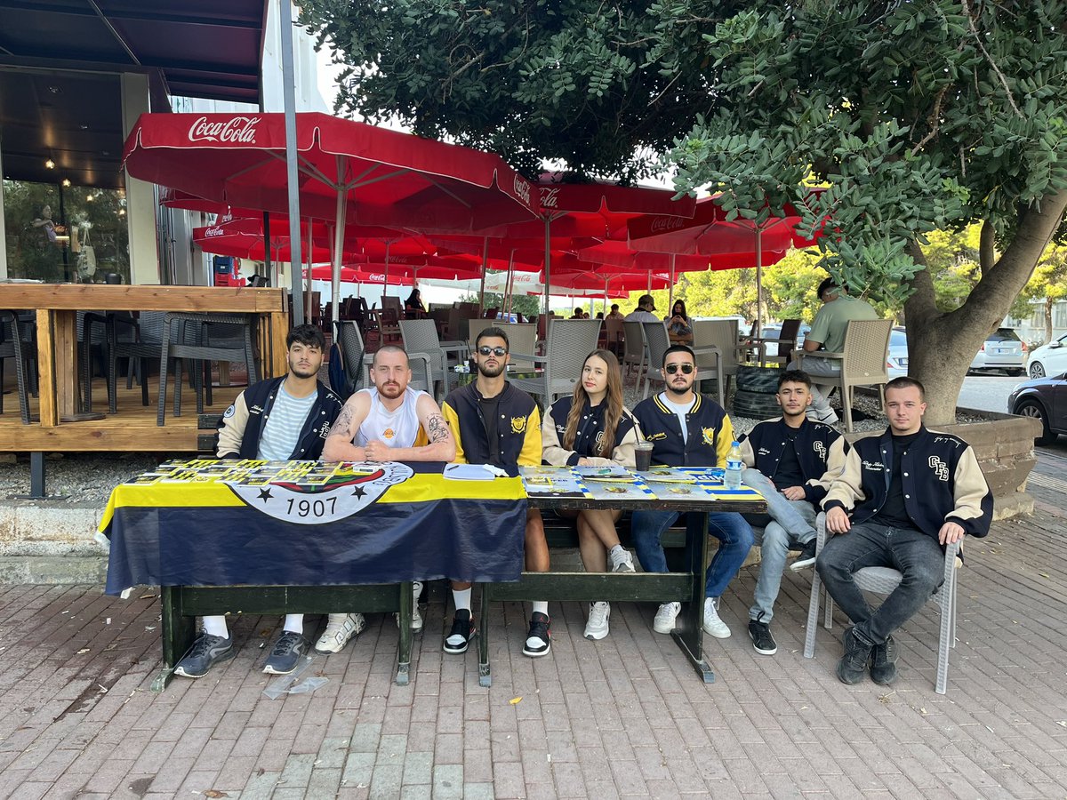 DauFeb2001's tweet photo. Break Point’de açtığımız standımıza tüm renktaşlarımızı bekliyoruz! 💛💙

#DaüFEB #KıbrısGFB https://t.co/PadCkwS7k9
