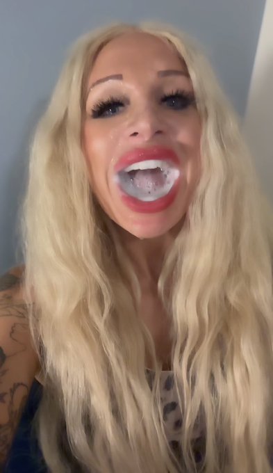 Watch Sophie Anderson's leaked NSFW photo on TwXstars