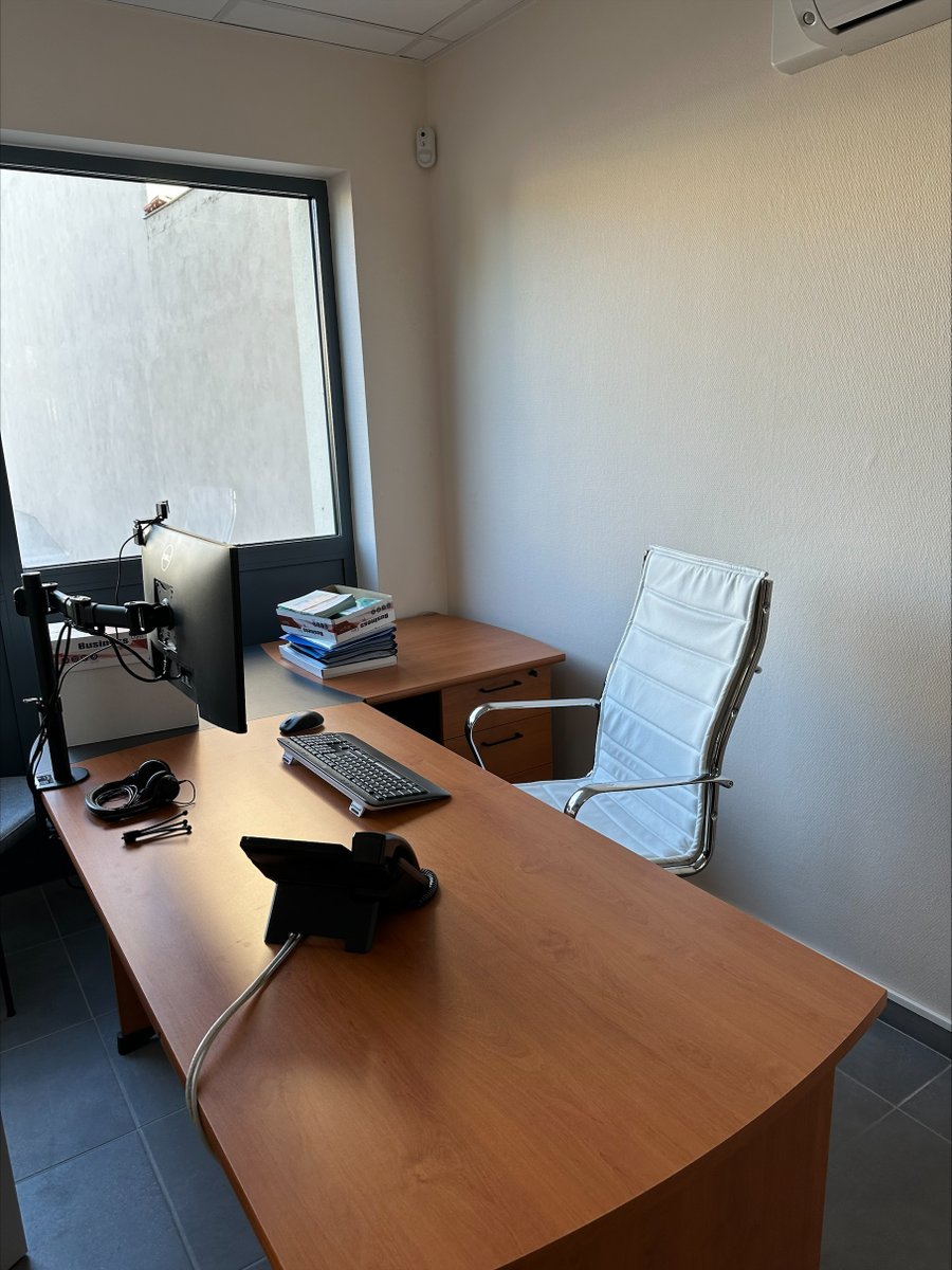 🔑Visite des élus de Blénod, ce mardi 11 octobre, dans la nouvelle Agence Postale rénovée par des entreprises locales et désormais ouverte au 132 Avenue Victor-Claude. La Maison France Services est en chemin pour compléter ce pôle central de services essentiels à nos concitoyens.