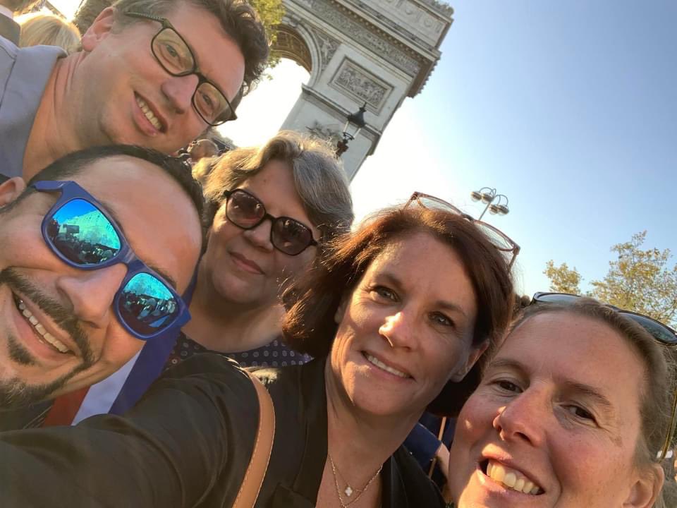 claudineanton2's tweet photo. Merci à Despina de m’avoir invité de participer au ravivage de la Flamme en ma qualité d’élue de Fontenay aux Roses. Beaucoup d’émotion. https://t.co/eyRrkCpuyg