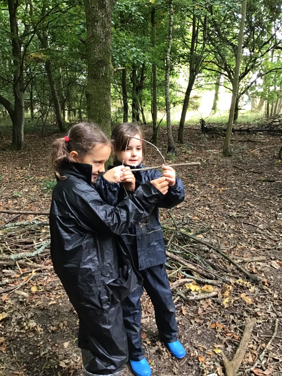 PipersForestSch's tweet image. Year 3 @PipersPrep were very busy in the forest this week making all sorts of projects using sticks from the forest 🌳 #pipersoutdoors #pipersforest #autumn
