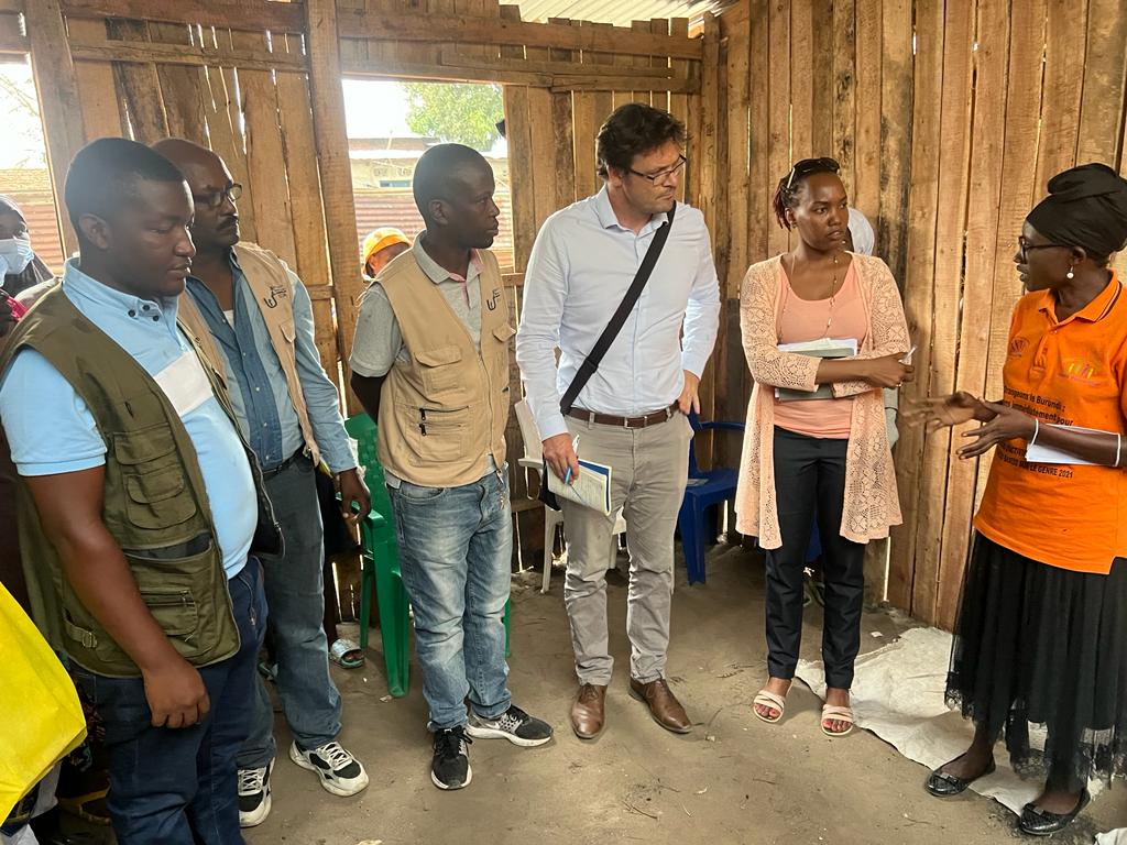 Sad_ngo's tweet image. Avec le soutien financier de @franceauburundi via #PISCCA,S.A.D met en œuvre son projet de transformation des déchets végétaux ou biomasse en charbon vert. Ce fut un honneur d&apos;accueillir la délégation de @franceauburundi sur le terrain pour des échanges fructueux sur le projet.