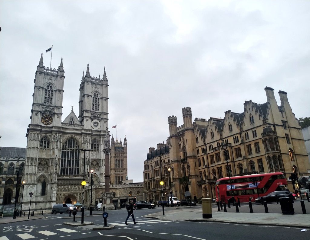 CRUKresearch's tweet photo. 🌞Good morning! Heading to the second day of your global #EDxConf23 in beautiful central London (I know the sky looks a bit grey ... 😂). 

See you all very soon for exciting discussions about #EarlyDetection &amp; diagnosis (AB) https://t.co/Lyn4Tc7mrs