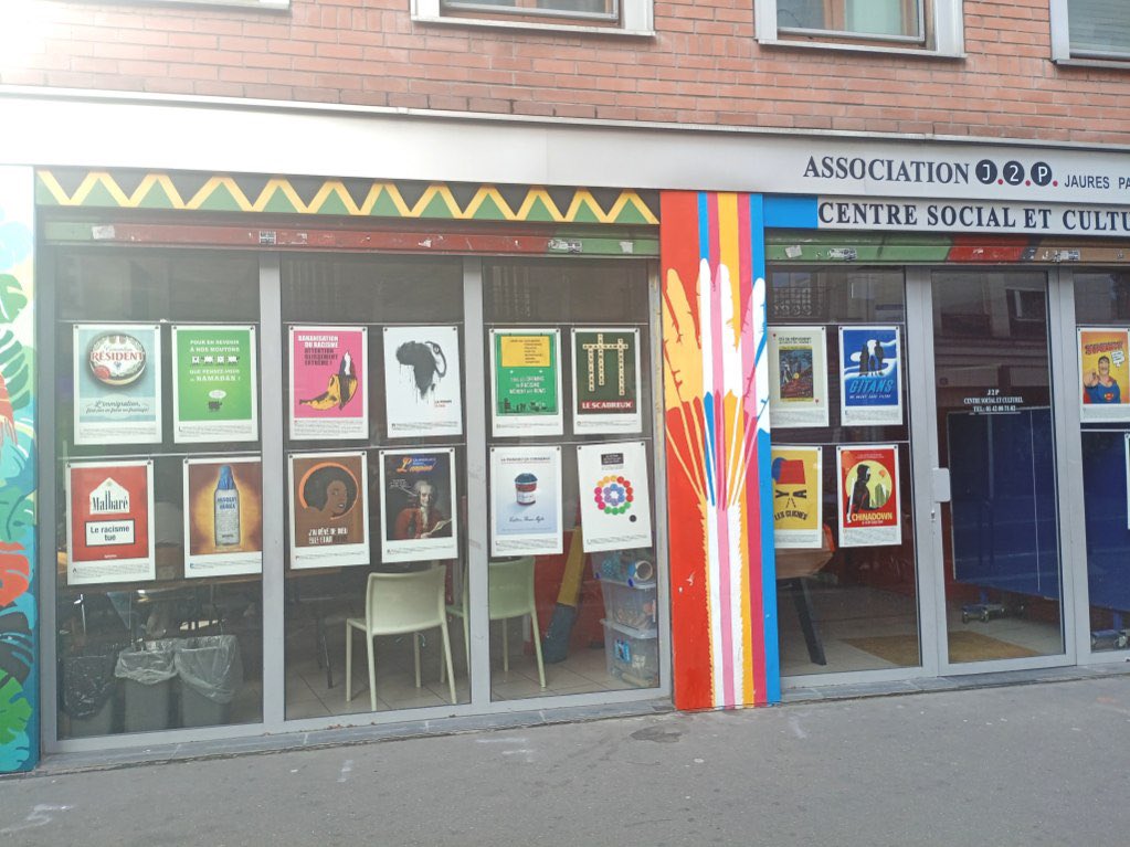 Semaine LCD
Beau moment avec les habitant-es du centre social J2P autour de la médiation de l'exposition de Remembeur "Y'a pas bon les clichés". A visiter tout le mois! <a href="/Paris19e/">Mairie du 19e</a> <a href="/andreafuchs/">Andrea Fuchs 🌹🦊</a>