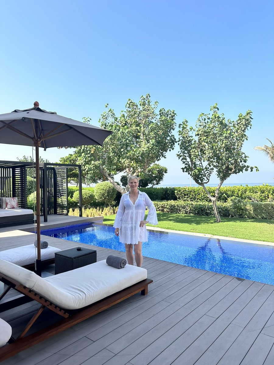 eva_habermann's tweet photo. Auf ein Neues. 3. Drehtag für NTV in Adjman ☀️
#pool #gutenmorgen #goodmorning #tv
#travel #blogger #tv #reisedoku #ntv #actress #evahabermann #emirates #adjman #Adschman #عجمان #dubai #دبي #picoftheday #photooftheday #water https://t.co/HbvYTD4vNz