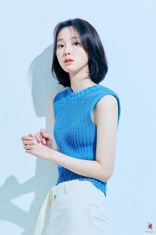 #KangHaeRim reportedly has dropped out of drama <#Gaslighting> after the filming halted in August. The drama recently resumed filming. #KimHeeSun #LeeHyeYoung #KimNamHee