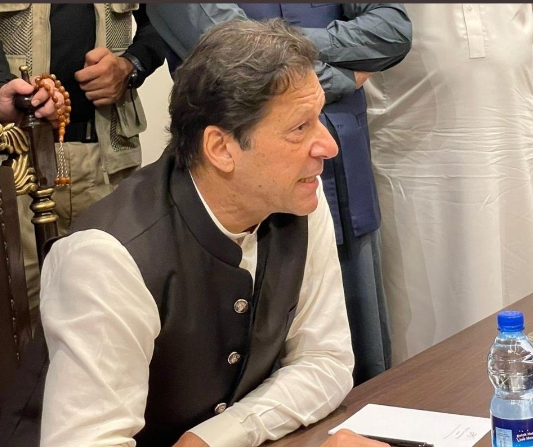 ShoaibHussein10's tweet photo. پاکستانیوں خبردار رہنا عمران خان صاحب کو عمر قید کی سزا دینے کی سازش کی جا رہی ہے۔۔۔۔۔!! https://t.co/PALYT6SbXC