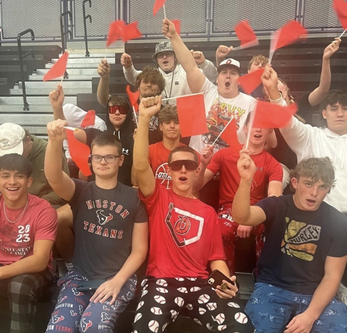 _BHS_barstool's tweet photo. @OHS_Barstool2 🏳️ means you surrender not red… wave the flags all the way back to Ottawa…3-0😈 https://t.co/uyI2VhF6Mx