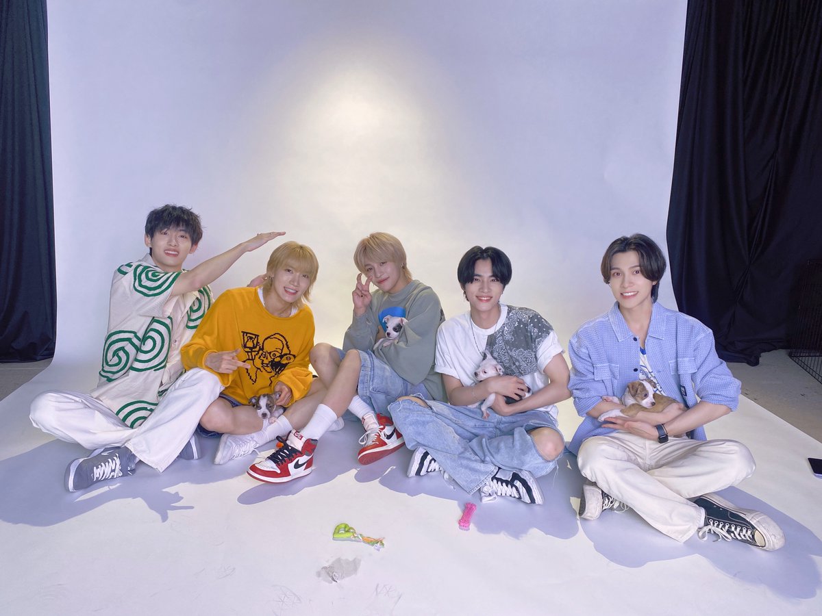 WayV tweet media