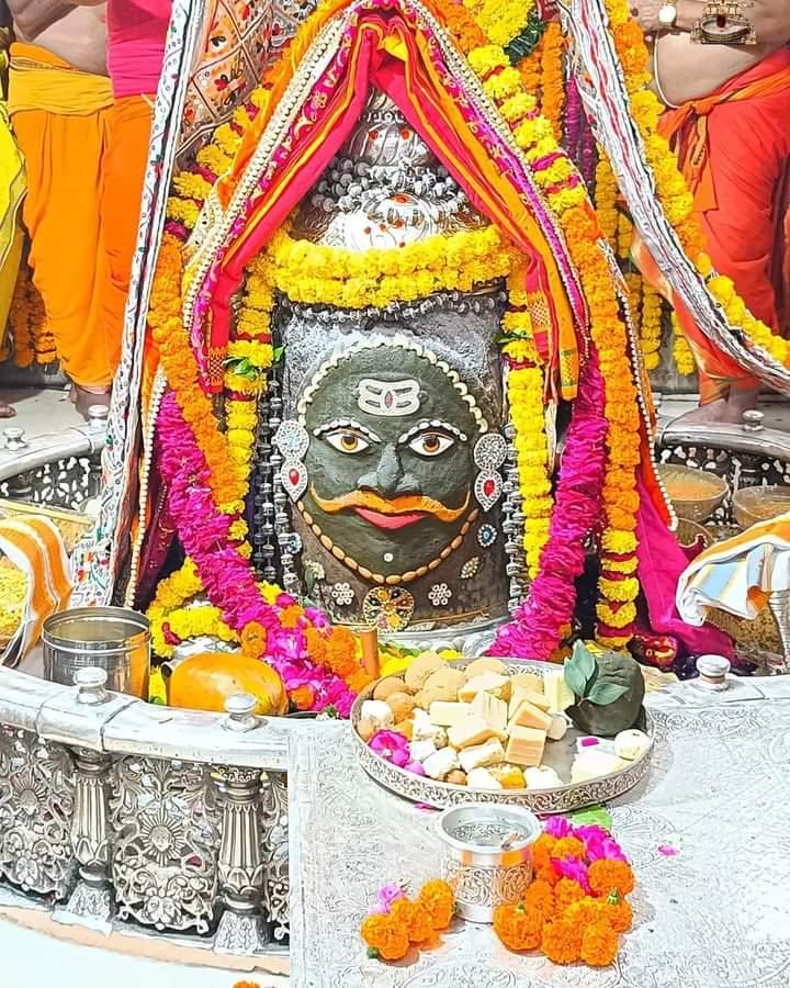 🙏🔱जय श्री महाकाल 🔱🙏
श्री महाकालेश्वर ज्योतिर्लिंगजी का भस्म आरती श्रृंगार दर्शन - 11 अक्टूबर 2023 बुधवार 
हर हर महादेव🚩🚩