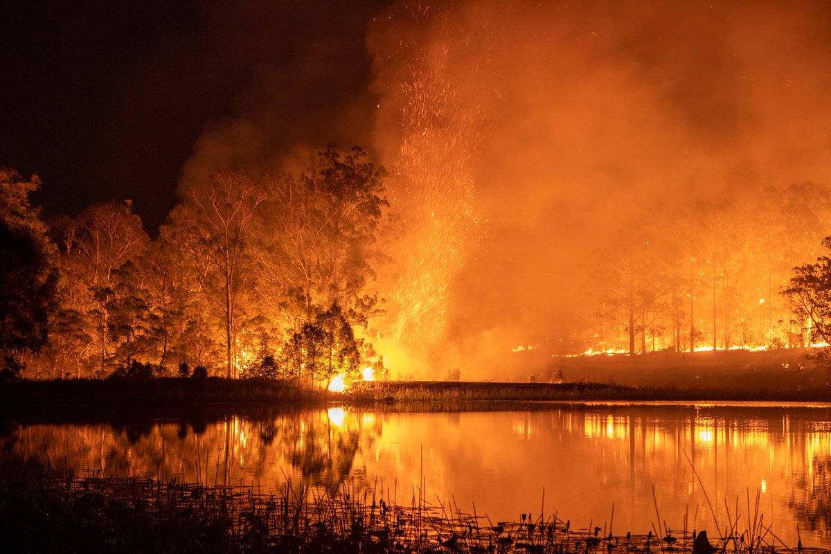A different kind of #hack event
#DataScience &amp; #wildfire

Urgency of wildfire study in Aus is increasing. Vols of data available to us. We need new approaches, new connections, new tools. We need you!

Join us – MCDS &amp; Flare Wildfire Research – Nov 8 -10

bit.ly/3MjoUsD