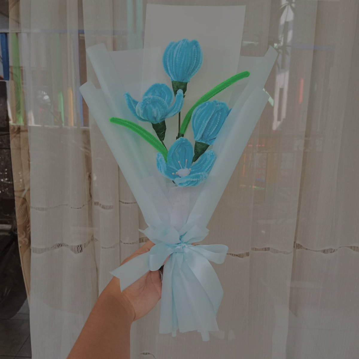 luvtutoo's tweet photo. PIP PIP INGPOO UNTUK WARGA UPI BUMI SILIWANGI
Aku nyediain pipe cleaner flower bucket nihhh, range harga 50-60k. Bisa cod an hari ini dan besok di upi bumi siliwangiii.
Cek ig nya yaakkk @gitsiee_ https://t.co/lZyY8YbVs9