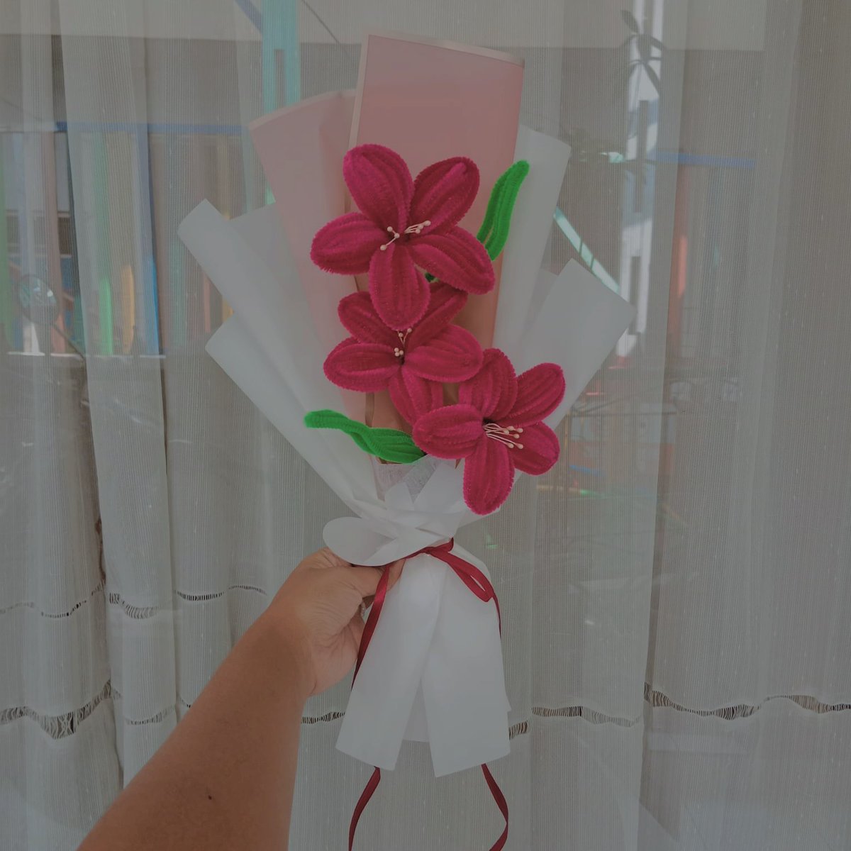 luvtutoo's tweet photo. PIP PIP INGPOO UNTUK WARGA UPI BUMI SILIWANGI
Aku nyediain pipe cleaner flower bucket nihhh, range harga 50-60k. Bisa cod an hari ini dan besok di upi bumi siliwangiii.
Cek ig nya yaakkk @gitsiee_ https://t.co/lZyY8YbVs9