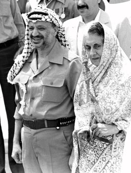 MohdMuzzammilK's tweet image. Archive
 #PalestineIndiaRelations #IndiaPalestineRelations 
#FilePhoto

#Palestinian leader, late Yasser Arafat &amp;amp; various Prime Minister’s of #India…..

#Palestine #PalestineUnderAttack 

@ranjona @irfhabib @BhavikaKapoor5 @yusufpore @Gabbar0099