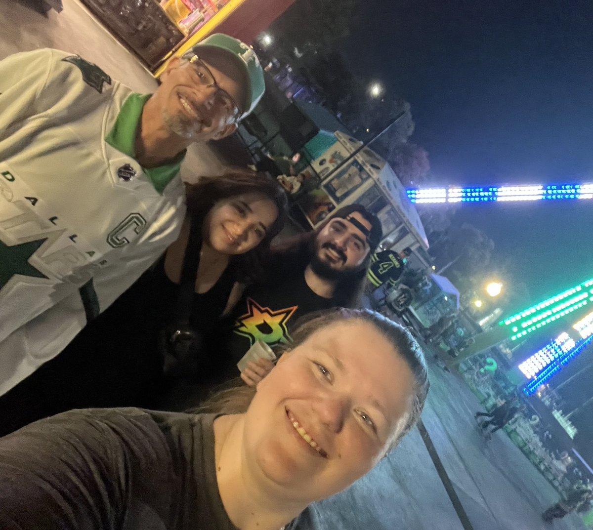 lclsportsluvver's tweet photo. More pictures from #SixFlagsNight with the Dallas Stars. Such an awesome time! Thanks to the boys for all the autographs! #TexasHockey #STH #VCM https://t.co/X4bsXxhJyt
