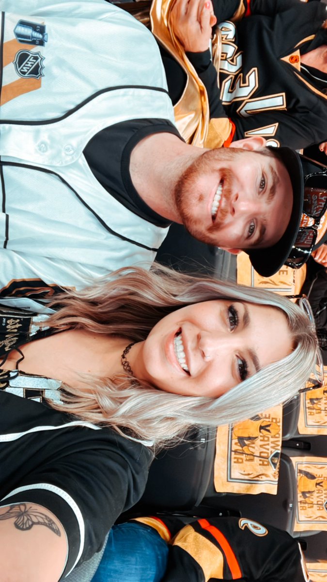 taeeerambo's tweet image. Thanks for the great seats @AdamSKutner !!! Go @GoldenKnights ⚔️💛🖤