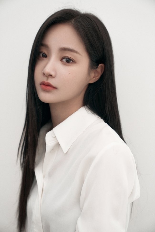 #Yeonwoo reportedly to join the drama <#Gaslighting> as replacement of #KangHaeRim, she will act as Se-na. #KimHeeSun #LeeHyeYoung #KimNamHee