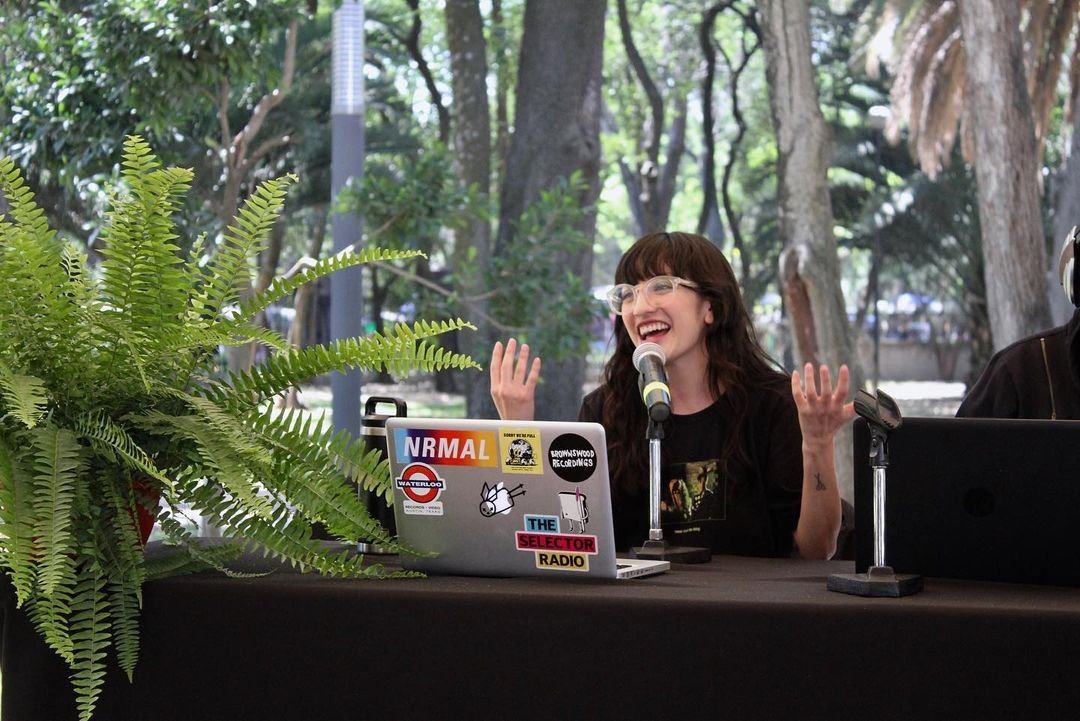 mensajitomx's tweet image. Mensajito + Nodotv 🎤

En 2020, Selector Pro transmitió a través de Mensajito una serie de talleres, conferencias, conciertos y networking desde Casa del Lago 🎵

#tbt
#mensajitomx #streamingdevices #SelectorProMX  #MusicConference #NODOtv