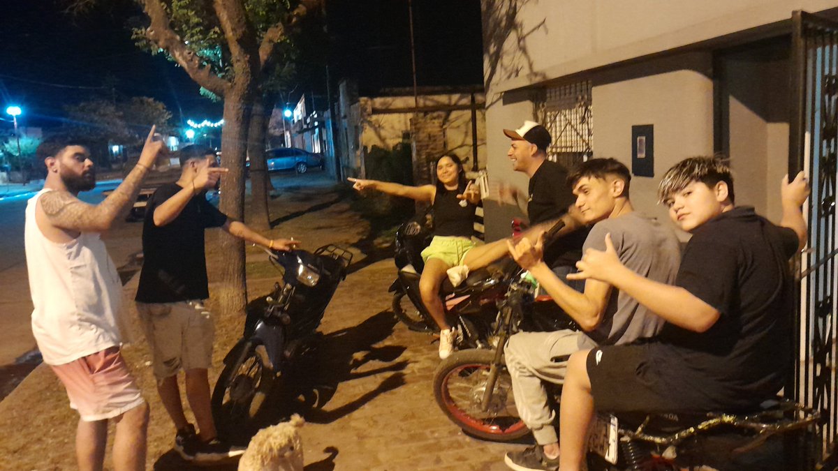 Con ellos todo  es mejor....
<a href="/_yaassmiin_/">TU M0R0CH4🥷</a>  <a href="/ignacio46957039/">Ignaciio Joaquiin</a> 
<a href="/Kevinnn27678893/">Kevinnn</a> 
<a href="/debora_rav22754/">Debora Rava</a>
