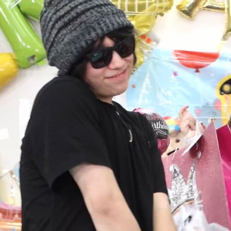 unpocodepatitos's tweet photo. Hilo de 
Te queremos mucho Quackity <3 https://t.co/zfZrMEpI4z