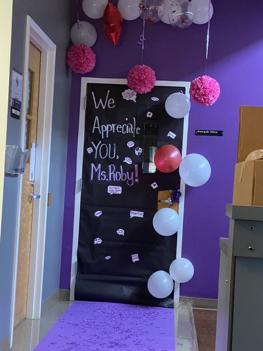 Got some unexpected love today in both my work spots from my Dragon family for Principal’s Month. Thank you for the love! 

I love my Dragons!!

#DragonPride
#dragonsunite