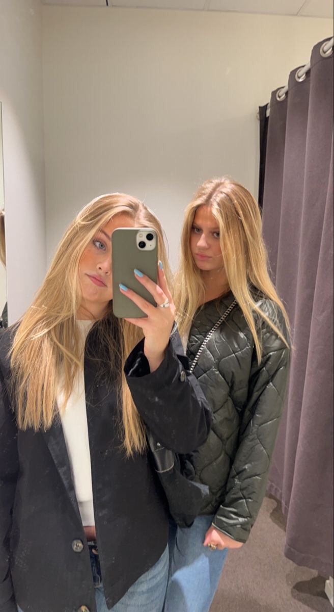 ifordilaurentis's tweet image. Nos últimos minutinhos do dia pra te desejar feliz aniversário loirinha, você é maravilhosa e morro de orgulho de ver como vc cresceu e amadureceu 🫶🏻
@velezbeaa