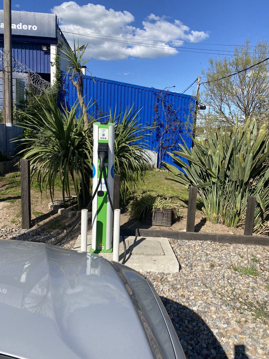 PabloRuizHiebra's tweet photo. Interesante visita a Cerro Largo, donde pude conocer de primera mano los planes de futuro del departamento. También fue el primer viaje largo con el auto eléctrico, donde aprendimos mucho. Gracias a la intendencia por su interés por la Agenda 2030 @jose_yurramendi @MiguelSMestre https://t.co/zWs3csZRPU