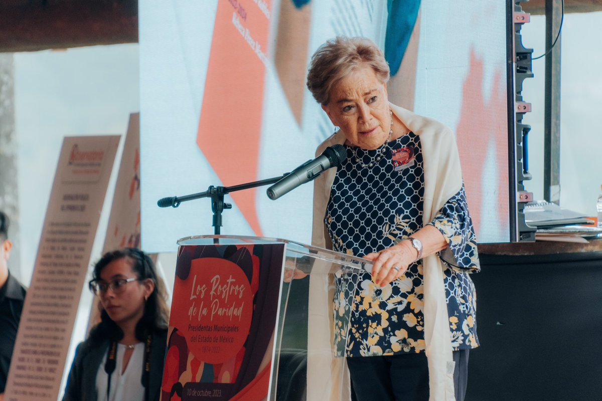 OPPMEdomex's tweet photo. El #OPPMEdomex presentó el día de hoy el libro “Los Rostros de la Paridad” en el que se visibilizan a las mujeres que han ocupado el cargo de Presidentas Municipales en el Estado de México desde 1874 al 2022.
🧵 1/2 https://t.co/hGGLFrNvii