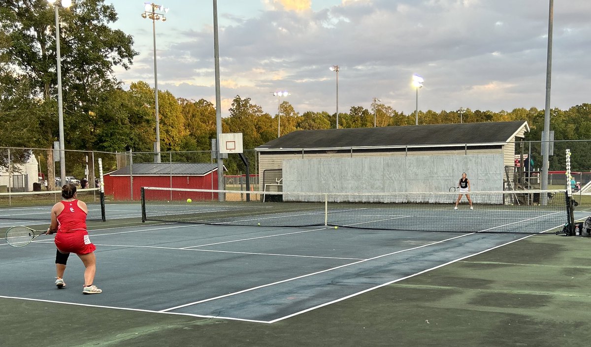 Great way to end the regular season with a 7-2 win over Gates. Undefeated in conference play and 13-3 overall! 

Conference tournament this Thursday to determine our regional spots!