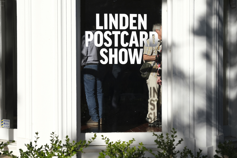 HAVE YOU ENTERED YET?
Submit your works and join the creative showcase at the 33rd Linden Postcard Show. Entries are now open until Sunday 22 October. Get started today via lindenarts.org/exhibitions/li…

> Entry is FREE for Aboriginal and/or Torres Strait Islander people.