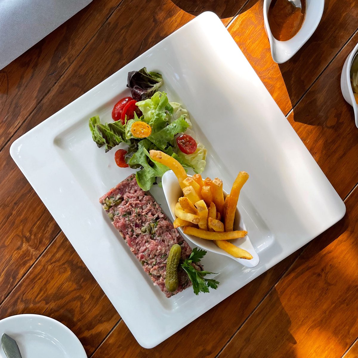 Cuando las técnicas de la cocina francesa, se encuentran con la frescura y calidad de los productos mexicanos, surgen platillos y momentos excepcionales. ¡Ven a descubrir Cedrón!

📍 Mazatlán 24, Condesa