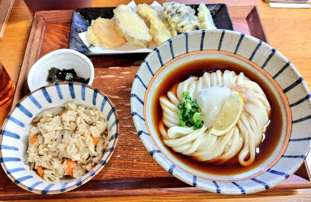 美味しいうどん食べたし嫁はショッピングやしウバろうか