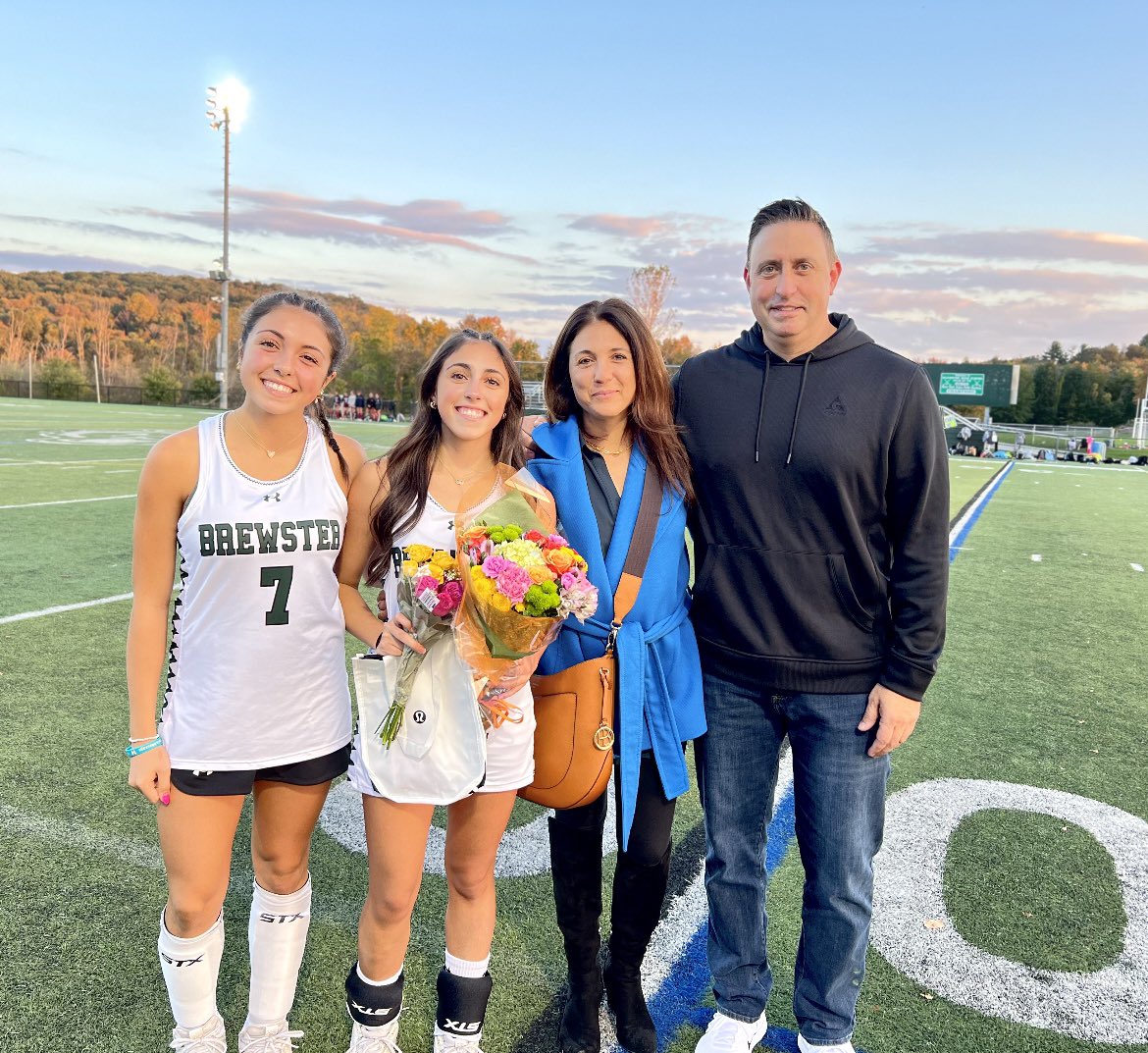 Brewster_FH's tweet photo. Senior Night Win🥳🥳
Congratulations Ava and Eliana 💚💚
We are so proud of all that you've accomplished and the positive impact you have made on our team, program and community 🐻🏑
@BCSD_Athletics @brewsterschools @lohudsports @Miss__Corbett @CherylCorbett11 @CoachJPurcell https://t.co/ozWSCRboQo