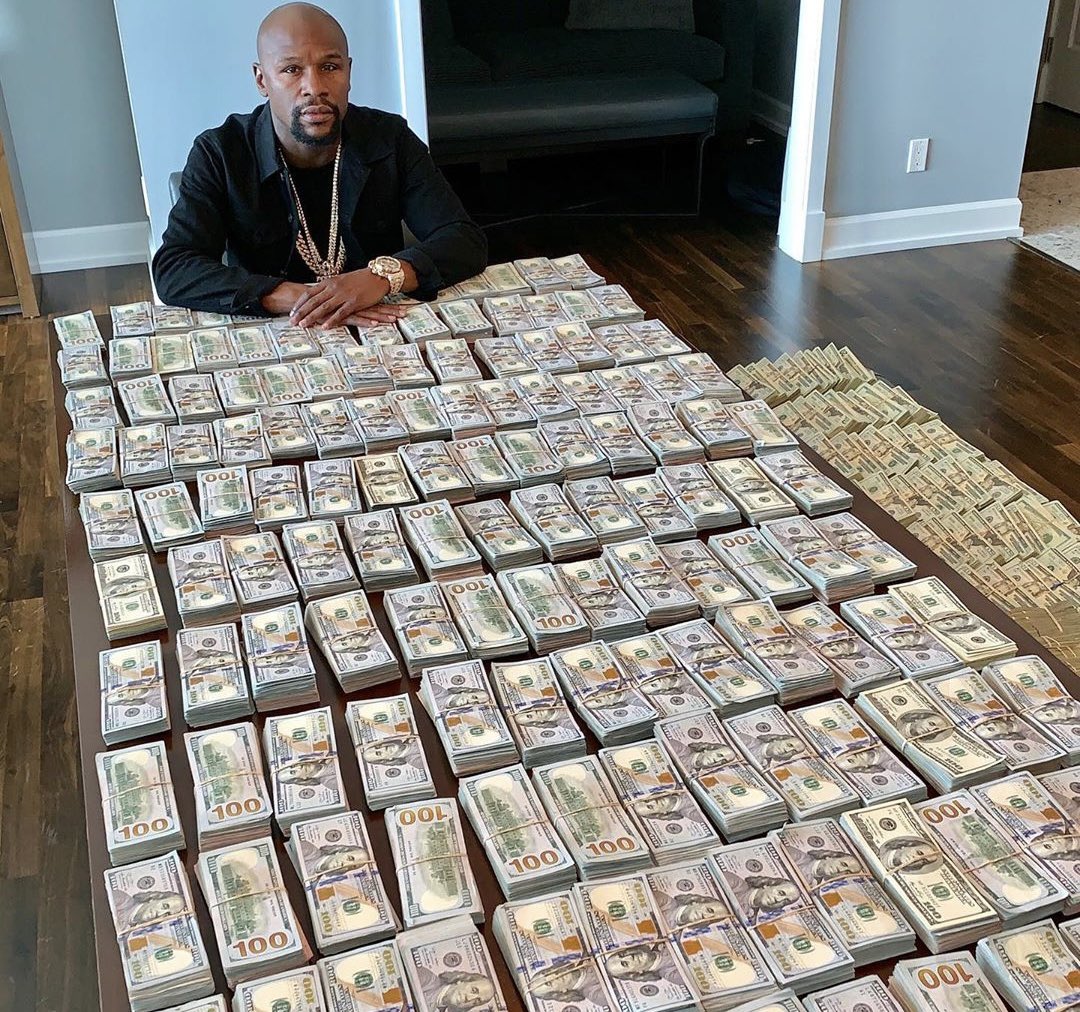 SaycheeseDGTL's tweet image. Floyd is now sending his private jet, Air Mayweather to Isreal to deliver food and other supplies, including bullet-proof vests, for Israeli Defense Force soldiers.