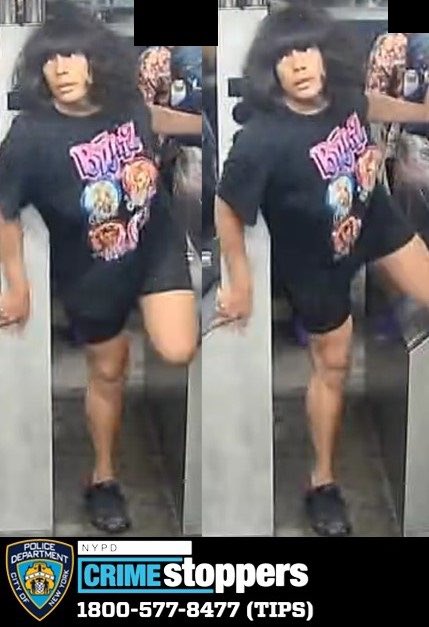 NYPDTips's tweet image. WANTED for an Assault n/b R train @ the Court Street subway station. #Brooklyn @NYPD84pct TD-30 on 9/28/23 @ 5:50 PM . The individual punched first victim in the face and when a  female intervened the individual punched her in the face. Reward up to $3500 Call 1-800-577-TIPS