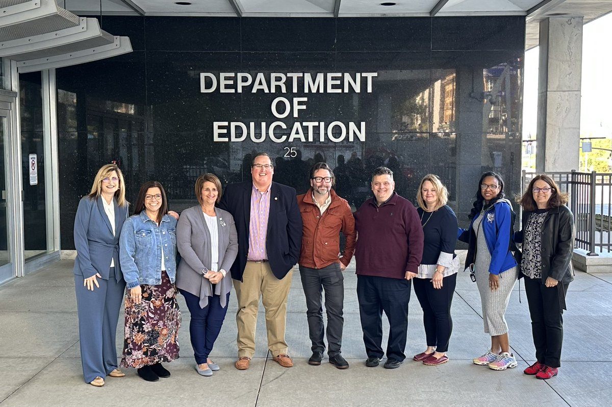 melissakmetz116's tweet photo. An amazing day of recognition for @1MarkLowrie  &amp; the 2024 Ohio Teacher of the Year cohort! I hope they feel celebrated and appreciated in every way. Their expertise, leadership, and passion are an inspiration to us all, and I can’t wait to see where this journey takes them! https://t.co/UuKRvHF0TF