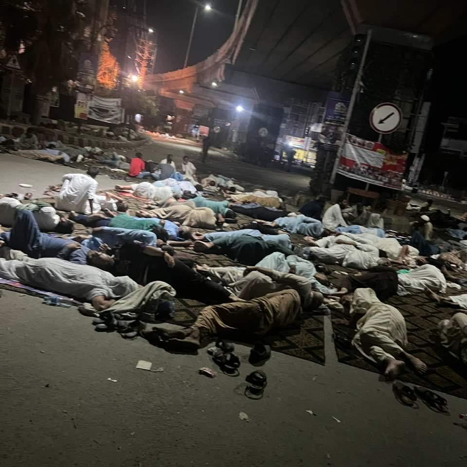 VOT_official_PU's tweet photo. پنجاب نگران حکومت اپنی حثیت اور اپنی اوقات سے بڑھ کر فیصلے کر رہی ہے۔ اپنی بنیادی زمہ داری کو فراموش کر کے آئین وقانون کی دھجیاں اڑا رہی ہے۔ نگران حکومت کی پیش کردہ پنشن رولز میں ترامیم اور لیو انکیشمنٹ ترامیم یکسر غیر آئینی و غیر قانونی ہیں۔ https://t.co/4abXOSbPYD