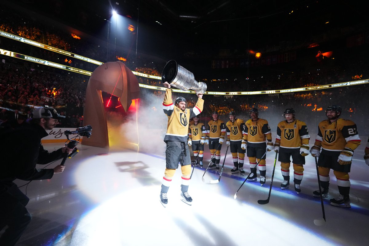 GoldenKnights's tweet photo. inject all of this into our veins 🥲 https://t.co/q3wG4UZMux