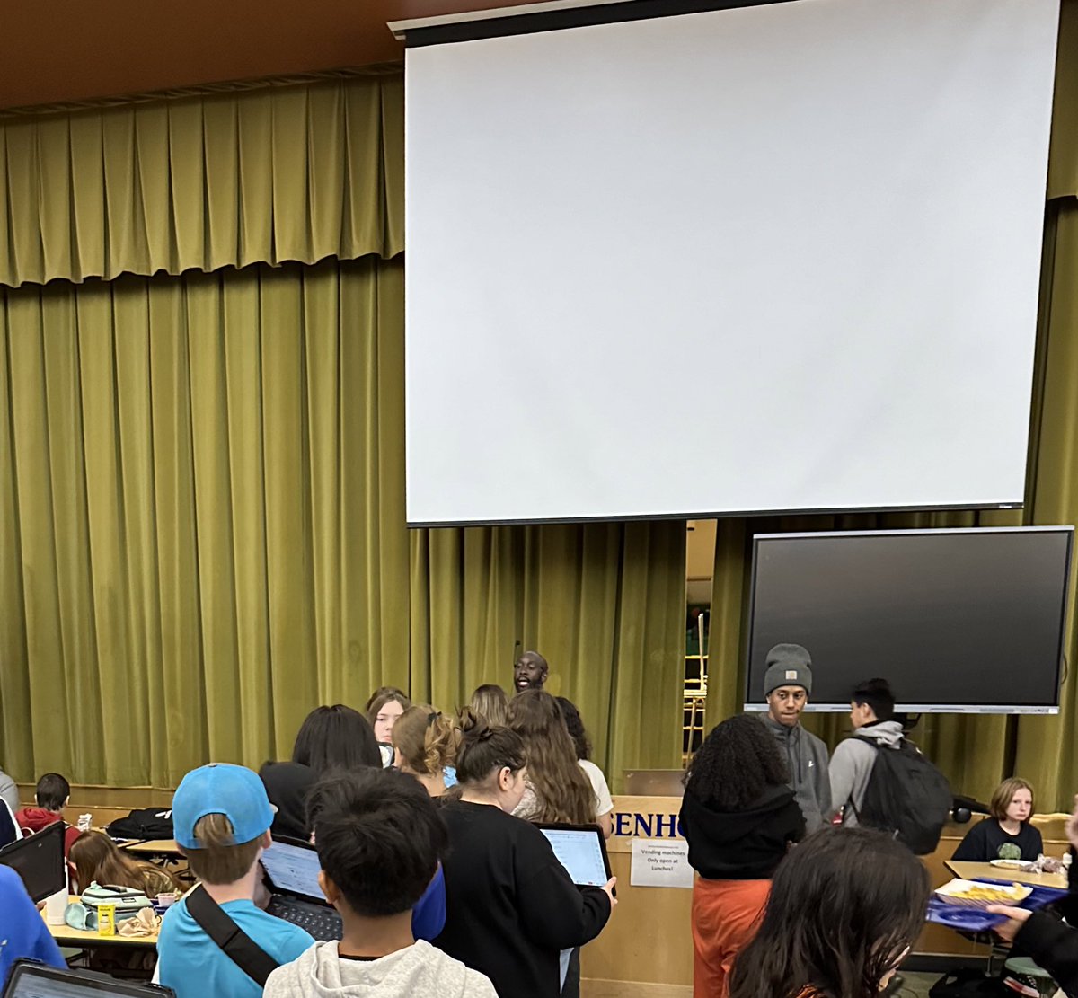 EEisenhowerms's tweet image. Day 25 of #180daysoflearning experiences at IKE.  Celebrating the 7th grade students that met the math Unit assessment goal.  Keep
Working kids we will have more opportunities through the year. #KidsLearnAtIKE @WilnicG @DrIanBSaltzman @EPS_Region3 @EPS_DeputySupt @EverettSchools