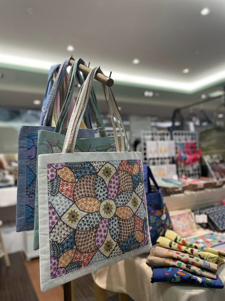 craftaid's tweet image. 本日から伊勢丹浦和店『やさしいくらし展』に出店しています。
期間：10/11(水）～10/17(火）
時間：10:00～19:00
場所：3階
「再び」「守る」「整える」テーマにしたブランドが集まっています。
お近くにお越しの際は是非、お立ち寄りください!

#伊勢丹浦和店
#浦和
#サステナブル