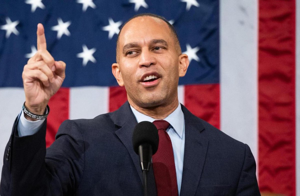 LePapillonBlu2's tweet image. Repost if you want Hakeem Jeffries as Speaker of the House. 🤚🏽