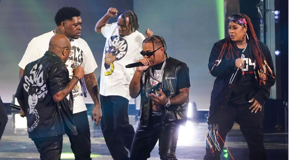 Watch The So So Def 30 Medley Performance at BET Hip Hop Awards 🎥 Feat. Ludacris, Nelly, Bow Wow, DaBrat, Chingy + more hiphop-n-more.com/2023/10/watch-…