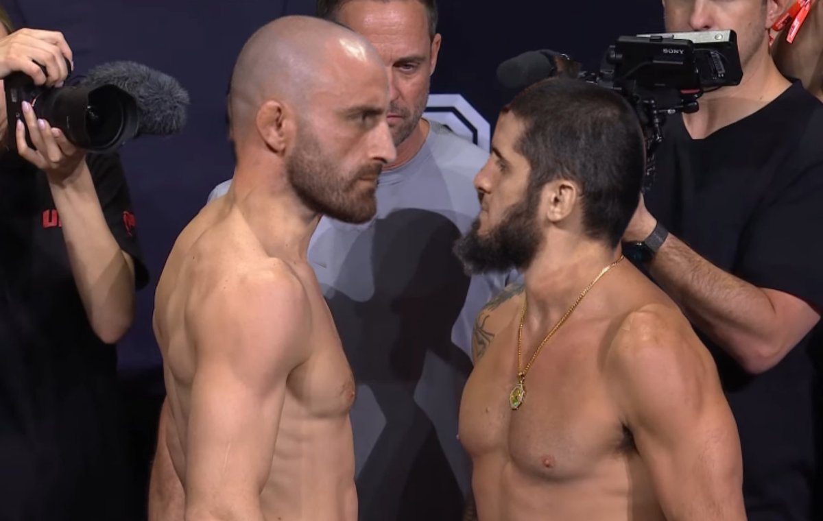 chinapowerzyk11's tweet photo. @ufc @alexvolkanovski @MAKHACHEVMMA @InAbuDhabi @VisitAbuDhabi i'm ready https://t.co/5Pdrv0lOIt