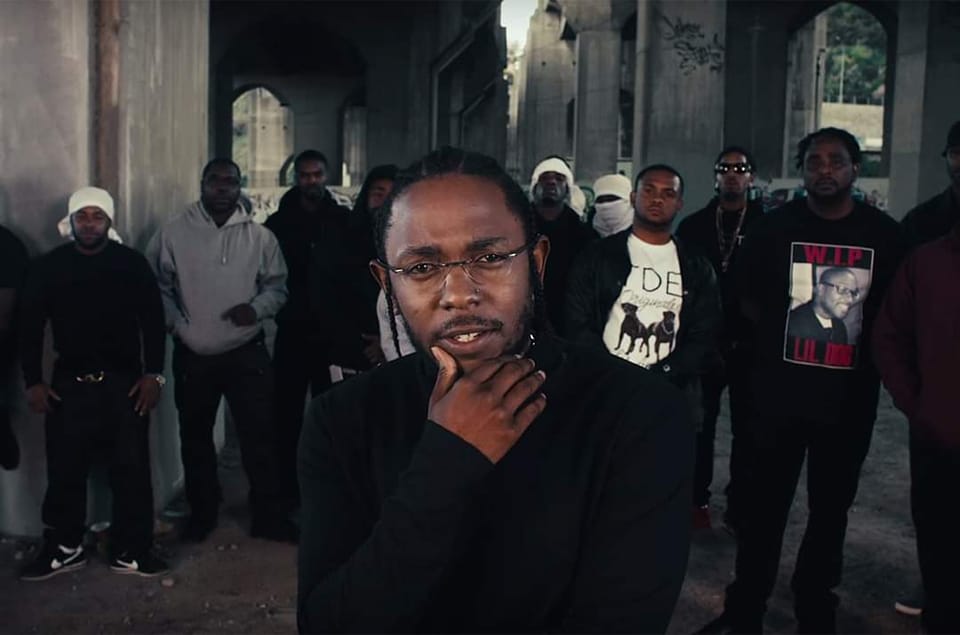 RapHubDaily's tweet photo. Kendrick Lamar wins Best Artist Of The Year at BET Hip Hop Awards https://t.co/2pm5gtF39G