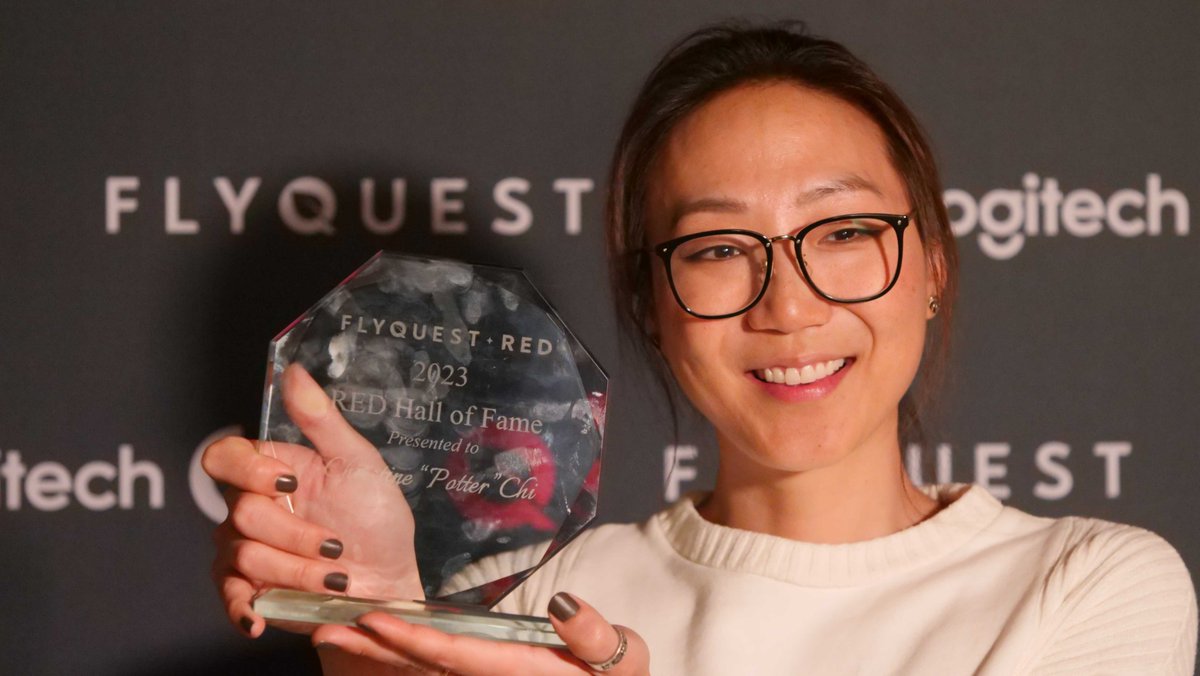 FlyQuestRED's tweet image. Congratulations @omgitspotter for being our first inductee in the RED Hall of Fame! 🏆

Potter has been a prolific figure and inspiration to countless marginalized groups in esports. We are so excited to continue to include her in the RED history.
